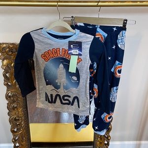 Apparel Group Boys  Pajamas set Size 6/7